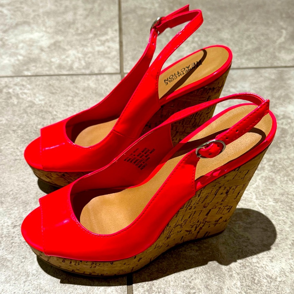 Kenneth Cole Reaction “With the Bend” Platform Slingbacks